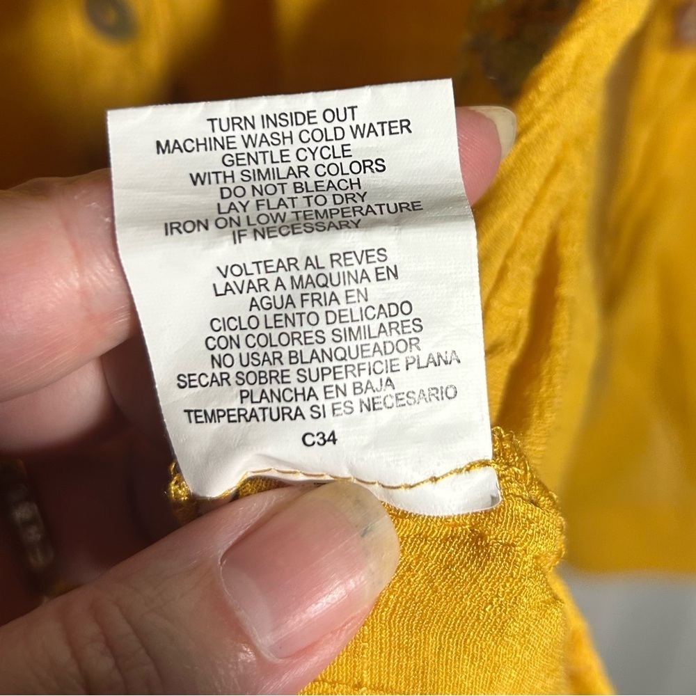 Fig and Flower Mustard Yellow Collard Embroidered floral button up Size Medium - Picture 6 of 14